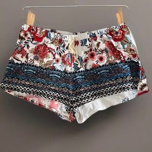 Lightweight Floral Shorts - L